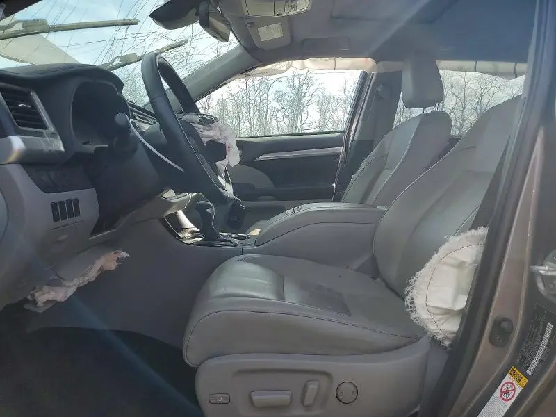 2019 TOYOTA HIGHLANDER XLE  