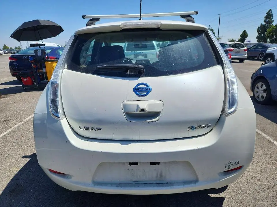 2016 NISSAN LEAF SV  