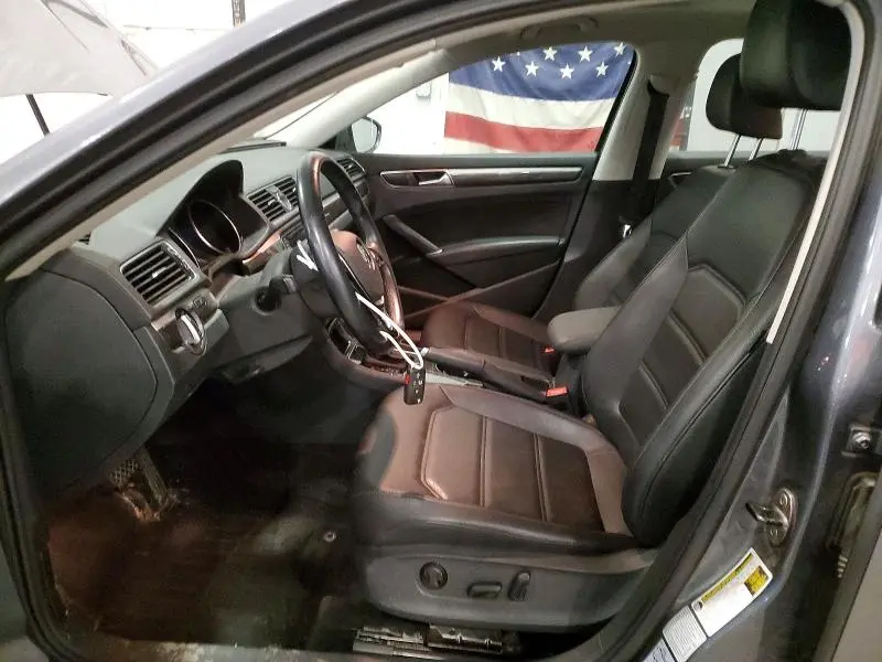 2017 VOLKSWAGEN PASSAT SE  