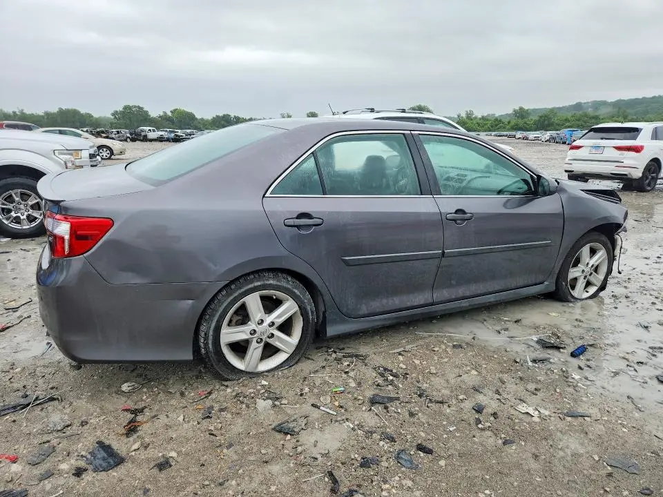 2014 TOYOTA CAMRY SE  