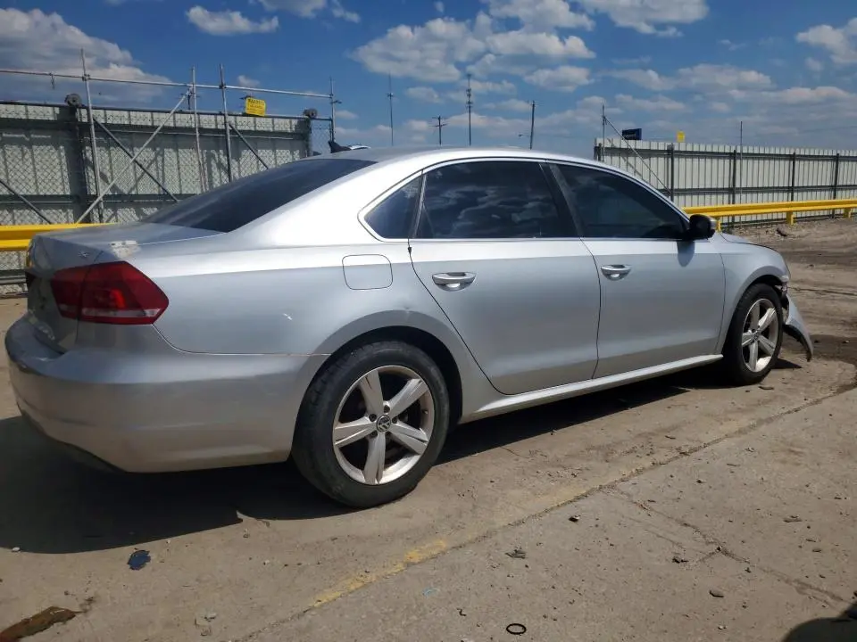 2013 VOLKSWAGEN PASSAT SE  