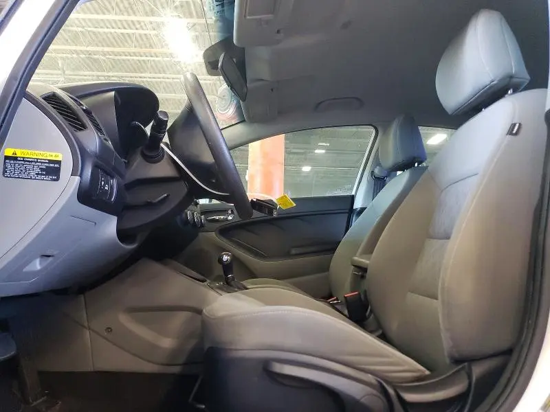 2016 KIA FORTE LX  