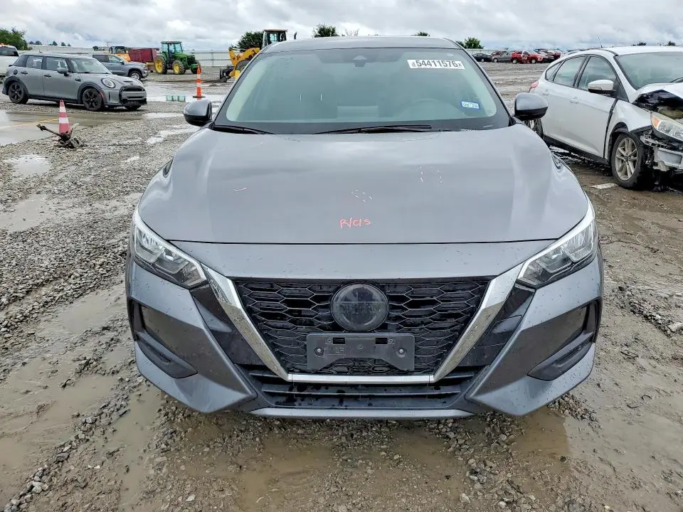 2022 NISSAN SENTRA SV  