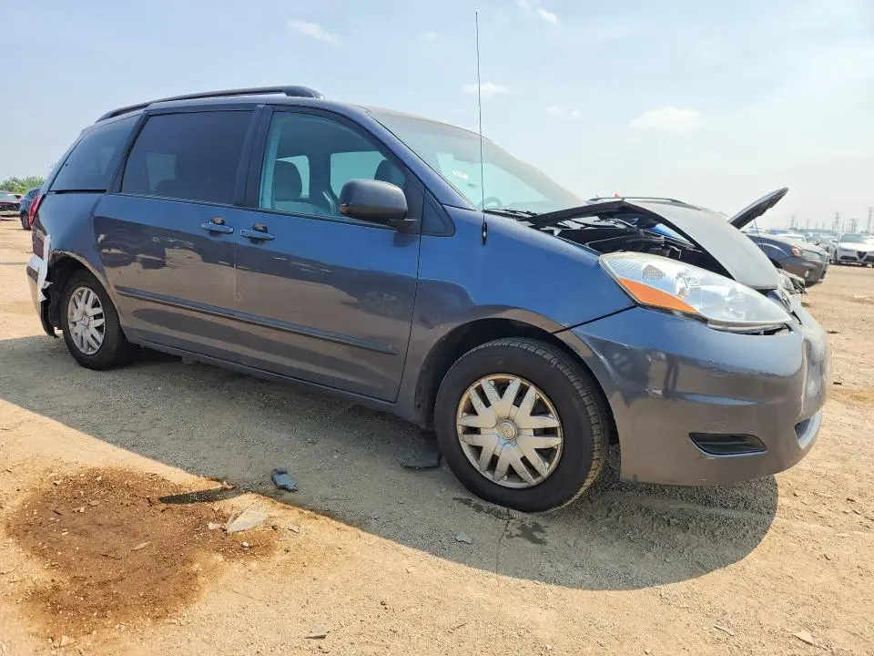 2010 TOYOTA SIENNA LE 8-PASSENGER  