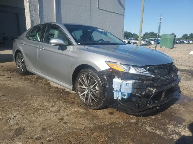 2023 TOYOTA CAMRY XLE  