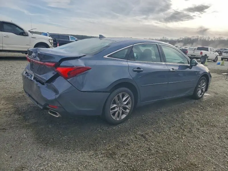 2022 TOYOTA AVALON XLE  