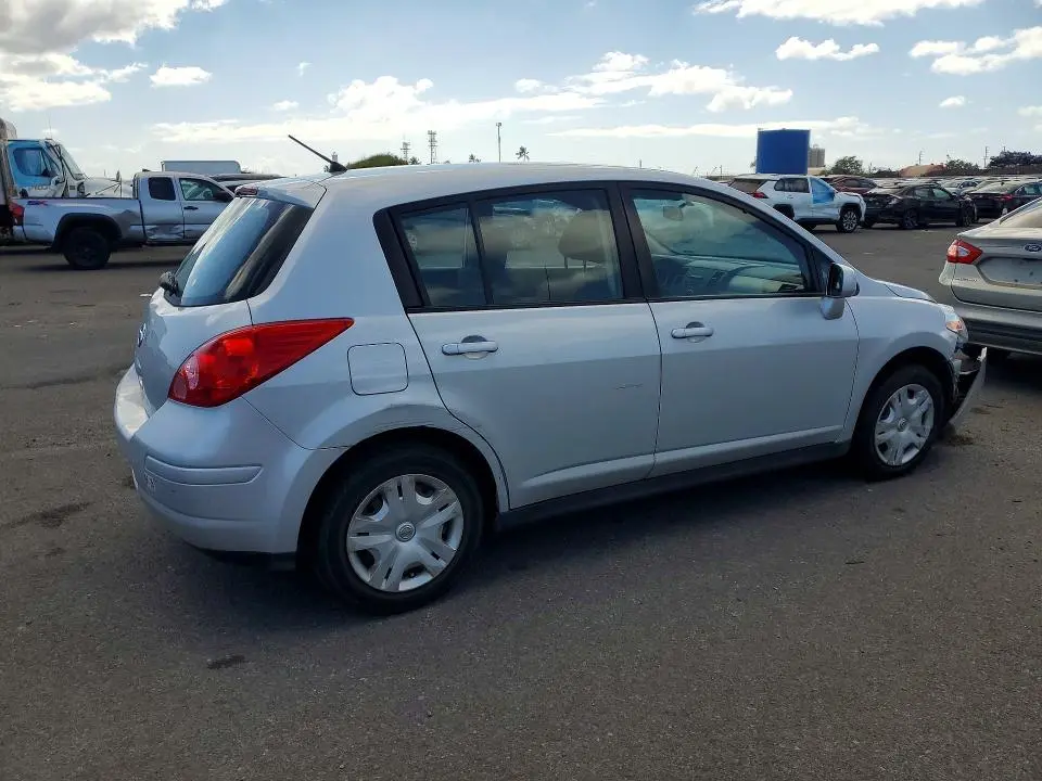 2010 NISSAN VERSA S  
