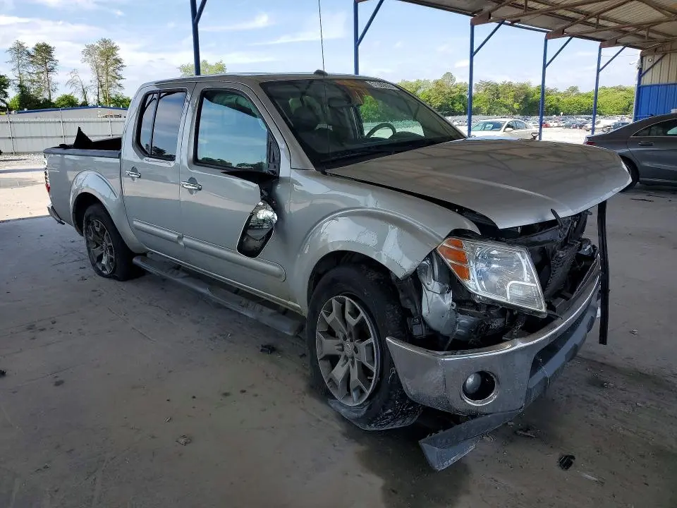 2019 NISSAN FRONTIER SL  