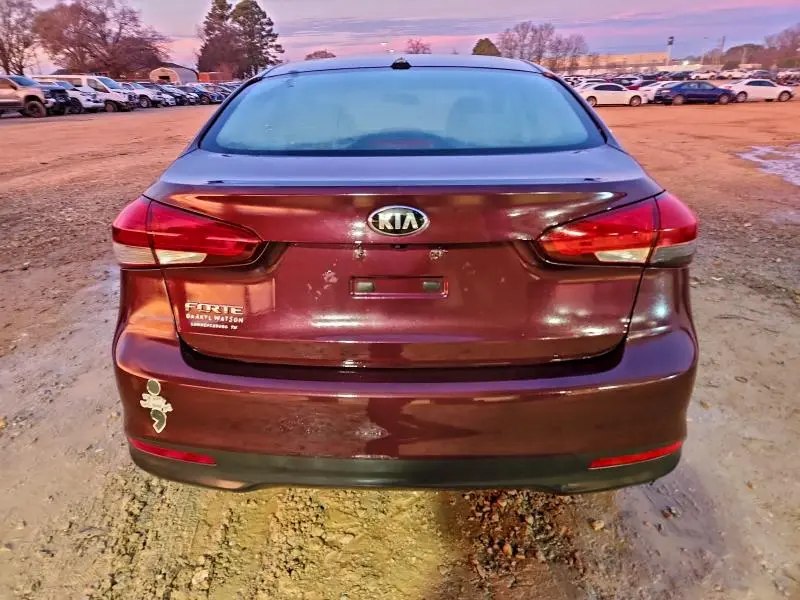 2017 KIA FORTE LX  