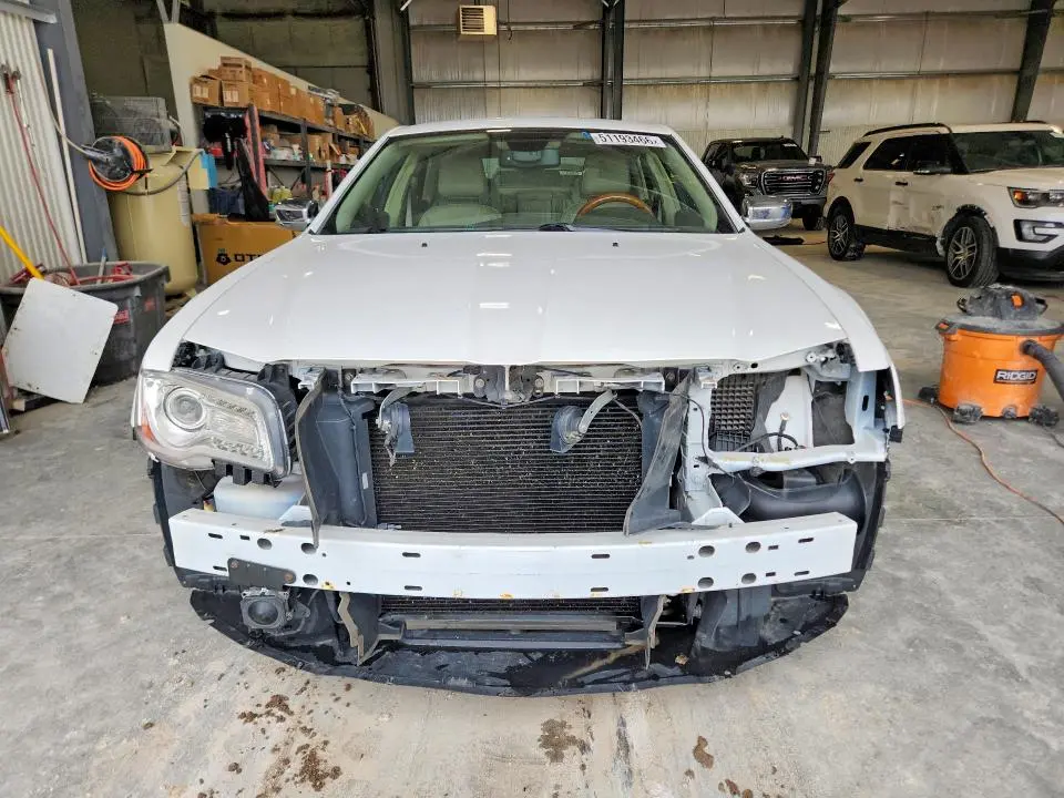 2011 CHRYSLER 300 LIMITED  