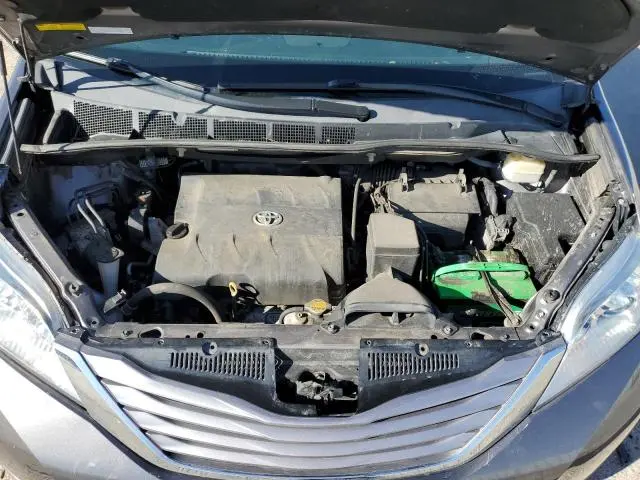 2016 TOYOTA SIENNA XLE  