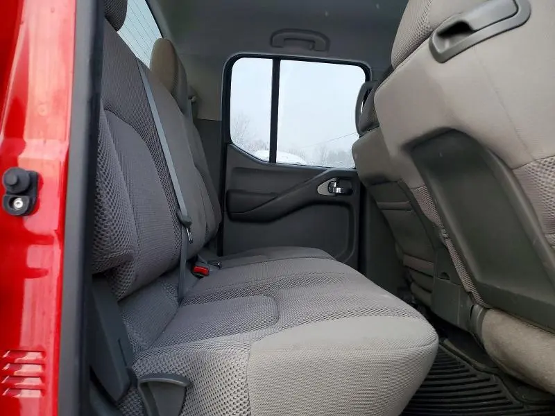 2011 NISSAN FRONTIER S  