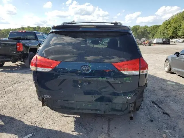 2011 TOYOTA SIENNA LE  