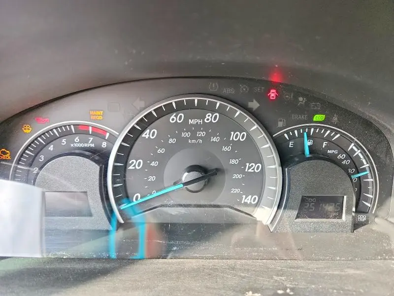 2012 TOYOTA CAMRY LE  