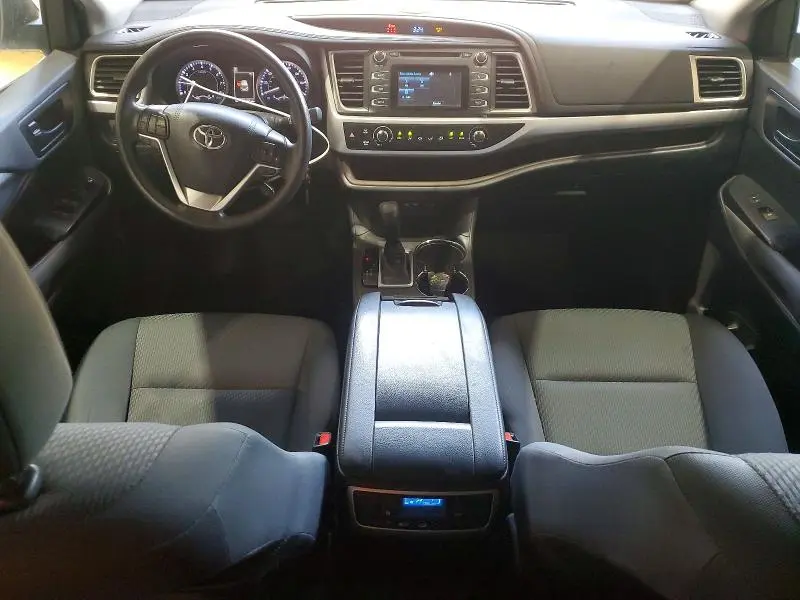 2019 TOYOTA HIGHLANDER LE  