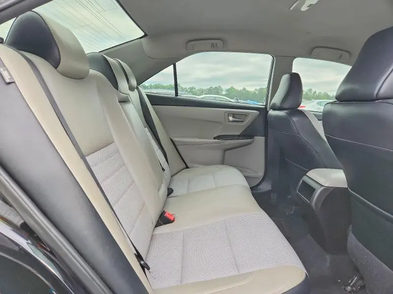 2016 TOYOTA CAMRY SE  