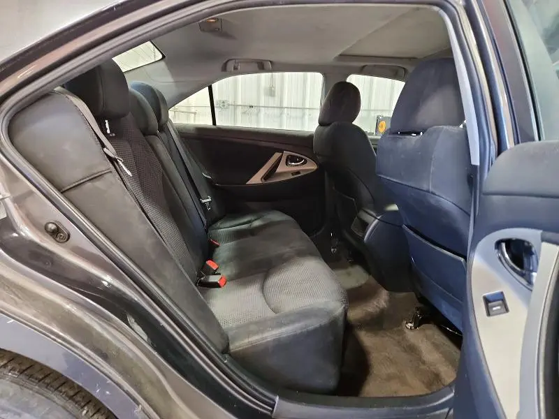 2011 TOYOTA CAMRY SE  