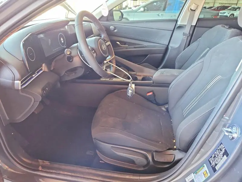2025 HYUNDAI ELANTRA SEL  
