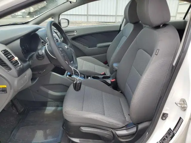2017 KIA FORTE LX  