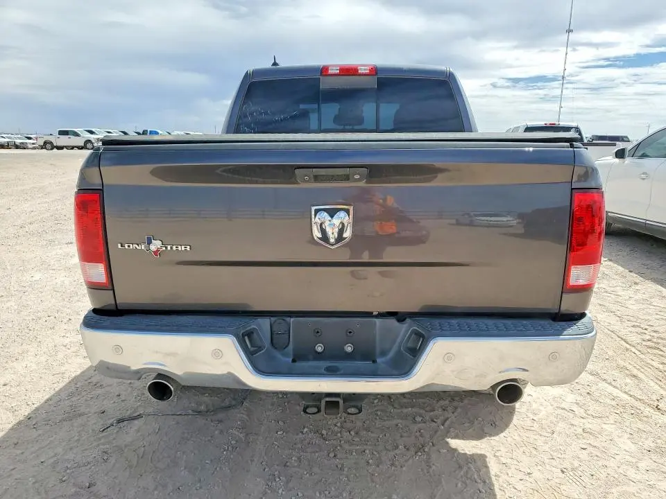 2015 RAM 1500 SLT  