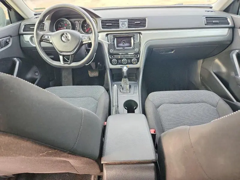 2017 VOLKSWAGEN PASSAT S  