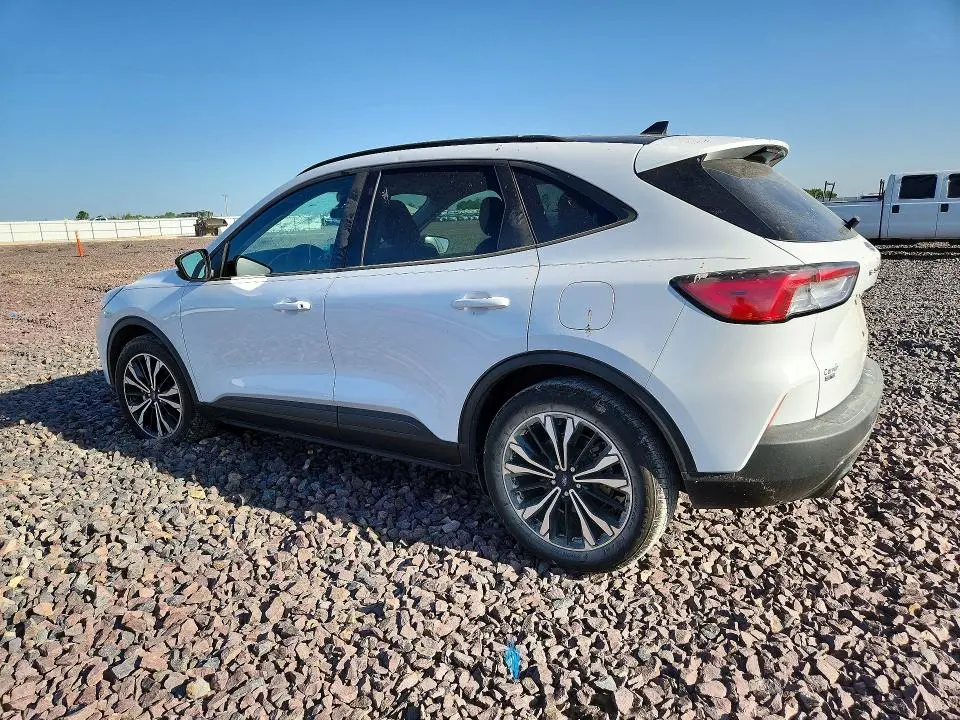 2021 FORD ESCAPE SE  