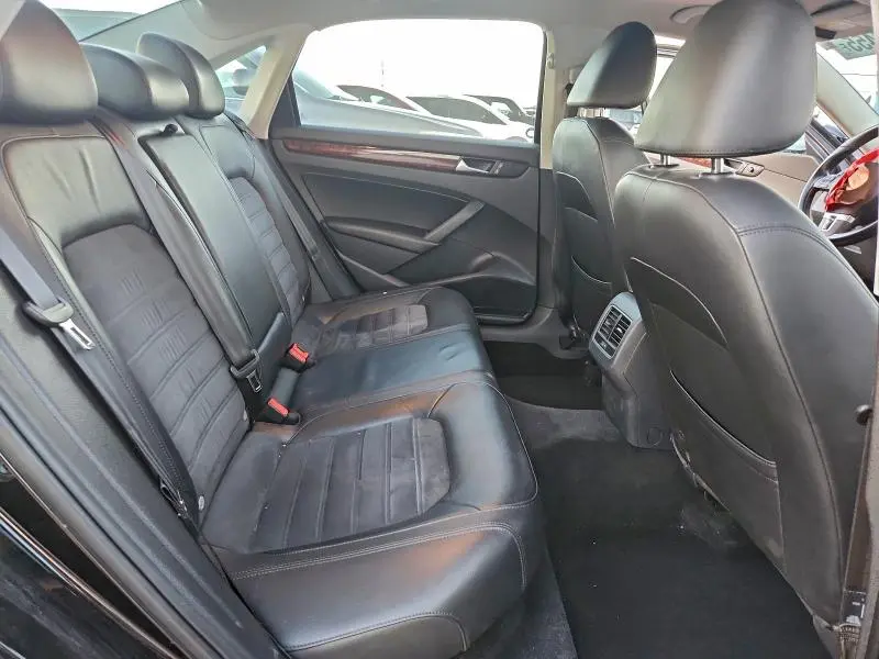 2013 VOLKSWAGEN PASSAT SEL  