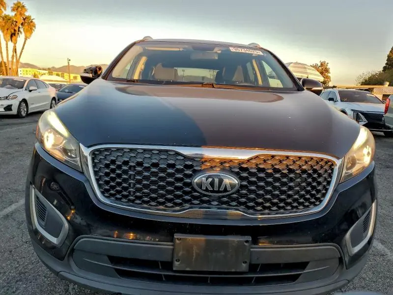 2018 KIA SORENTO LX  