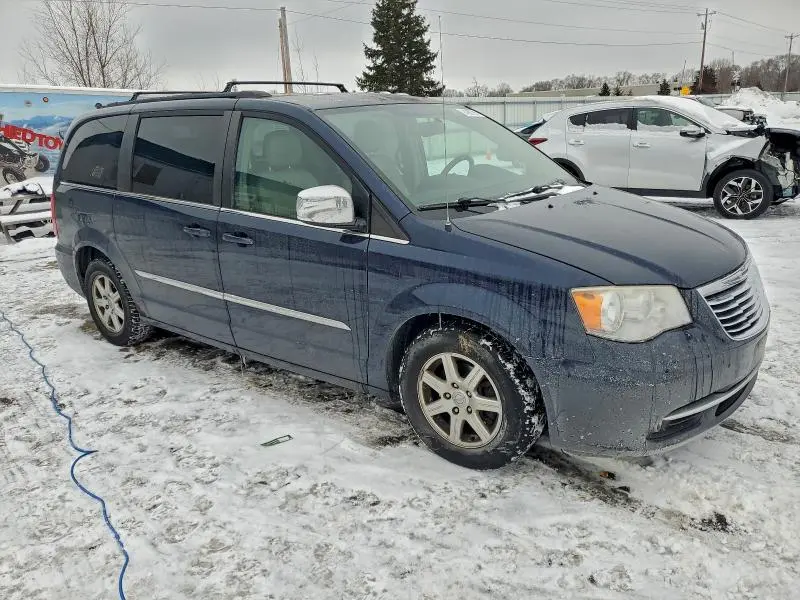 2013 CHRYSLER TOWN & COUNTRY TOURING  