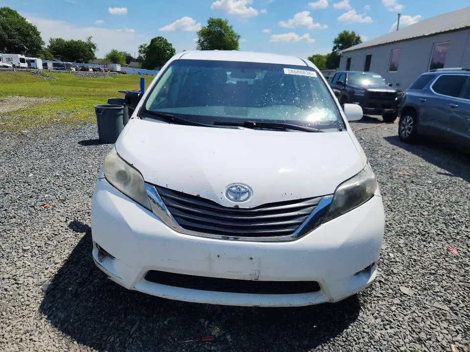 2014 TOYOTA SIENNA L 7-PASSENGER  