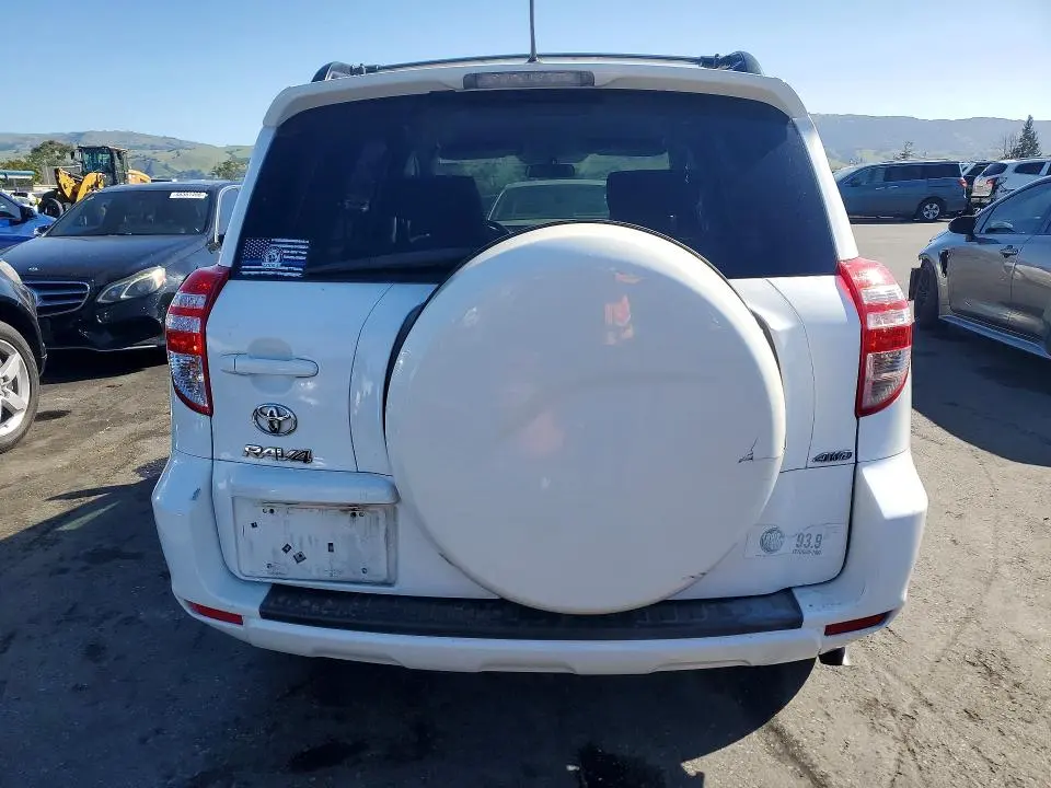 2011 TOYOTA RAV4 BASE  