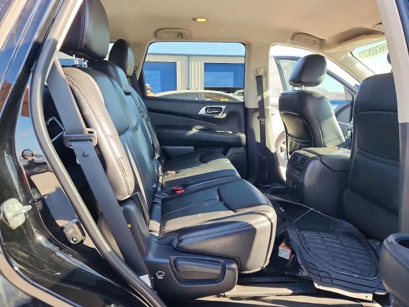 2018 NISSAN PATHFINDER SL  