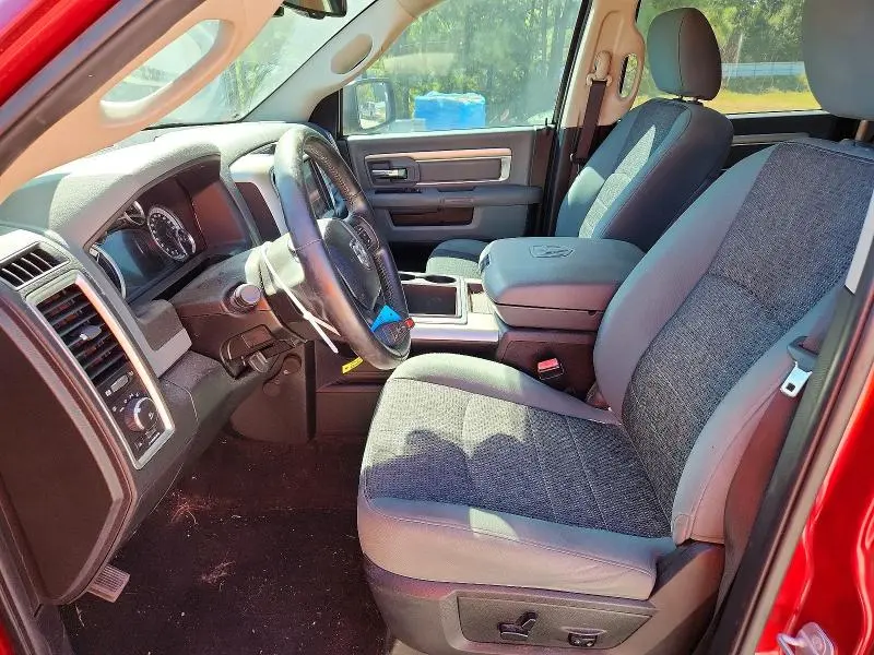 2015 RAM 1500 SLT  