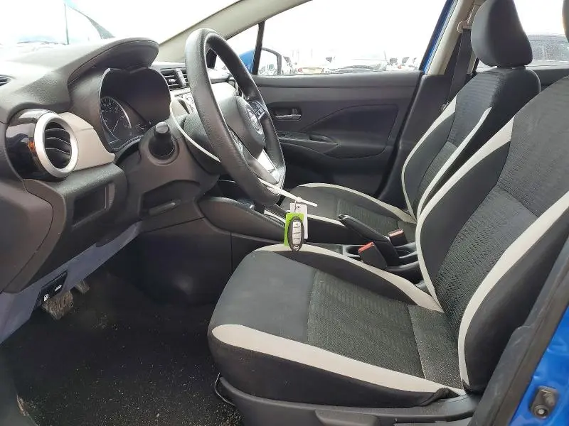 2022 NISSAN VERSA SV  