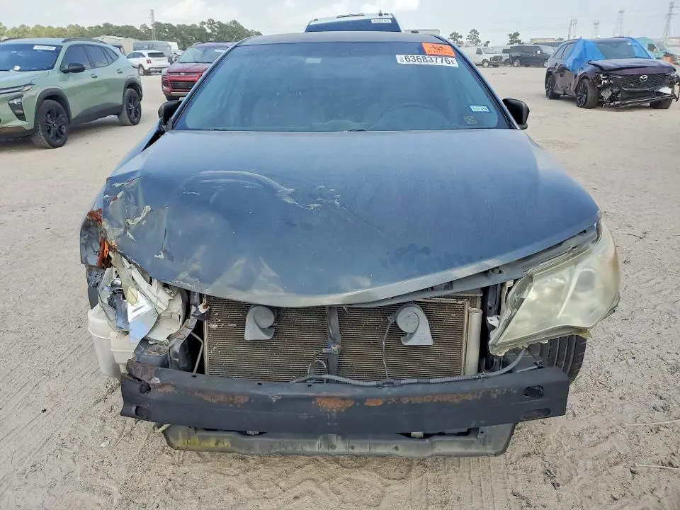 2013 TOYOTA CAMRY LE  