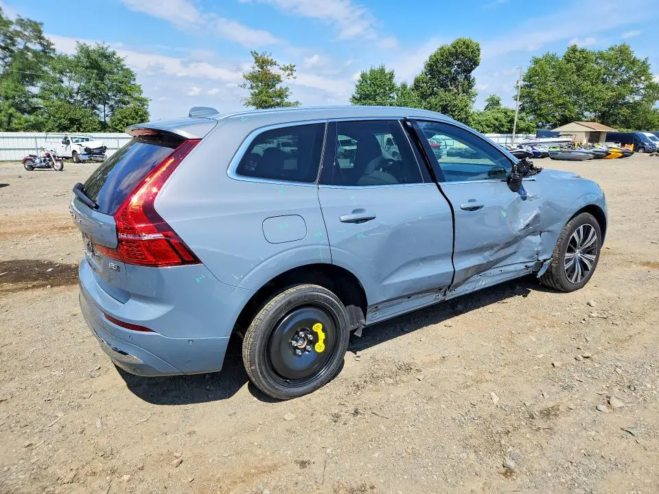2023 VOLVO XC60 PLUS  
