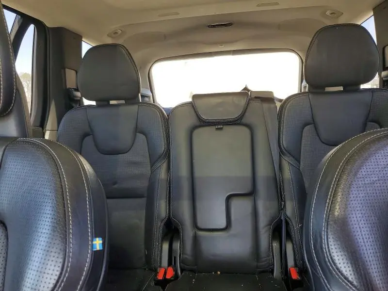 2017 VOLVO XC90 T8  