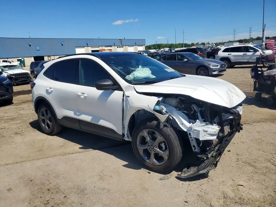 2025 FORD ESCAPE ST LINE  