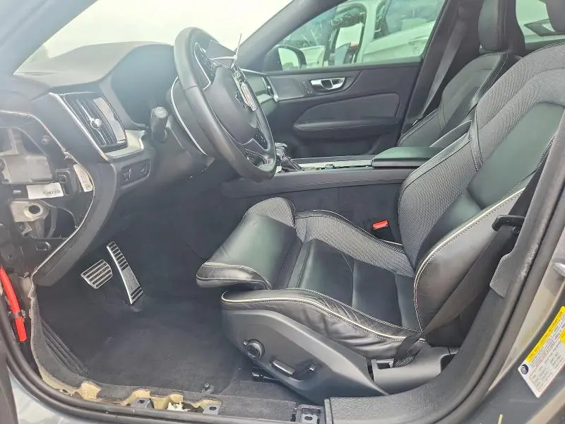 2019 VOLVO S60 T6 R-DESIGN  