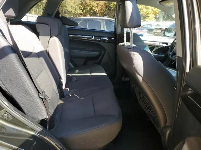 2011 KIA SORENTO BASE  