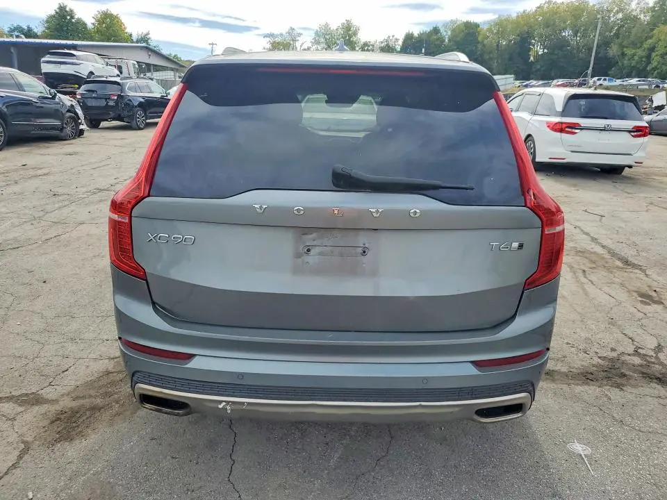 2016 VOLVO XC90 T6  