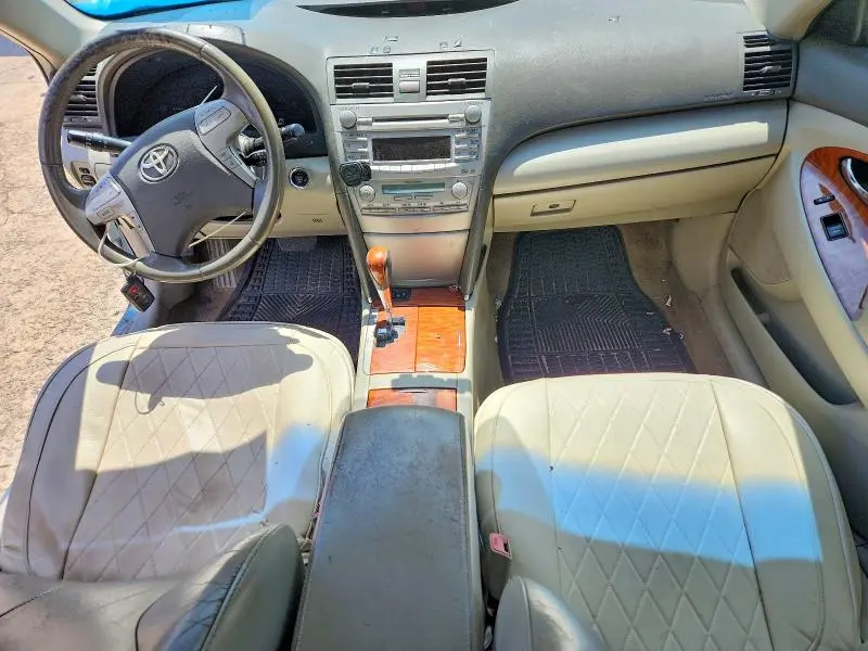 2011 TOYOTA CAMRY XLE  