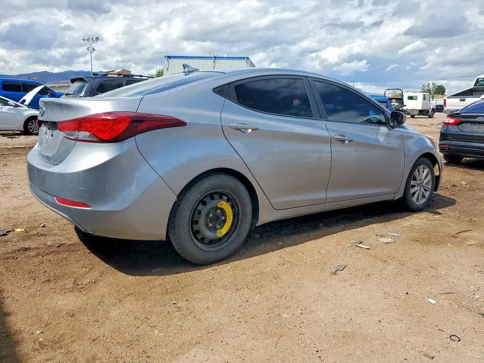 2015 HYUNDAI ELANTRA SE  