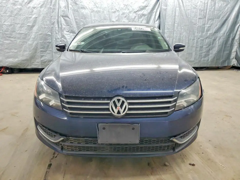 2013 VOLKSWAGEN PASSAT SE  