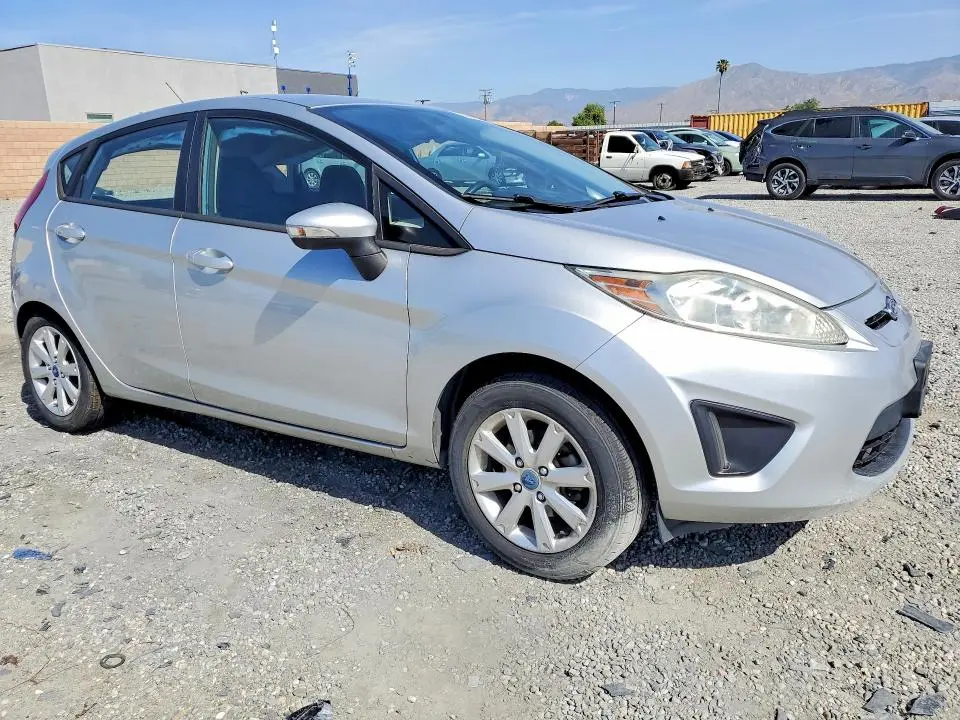 2013 FORD FIESTA SE  