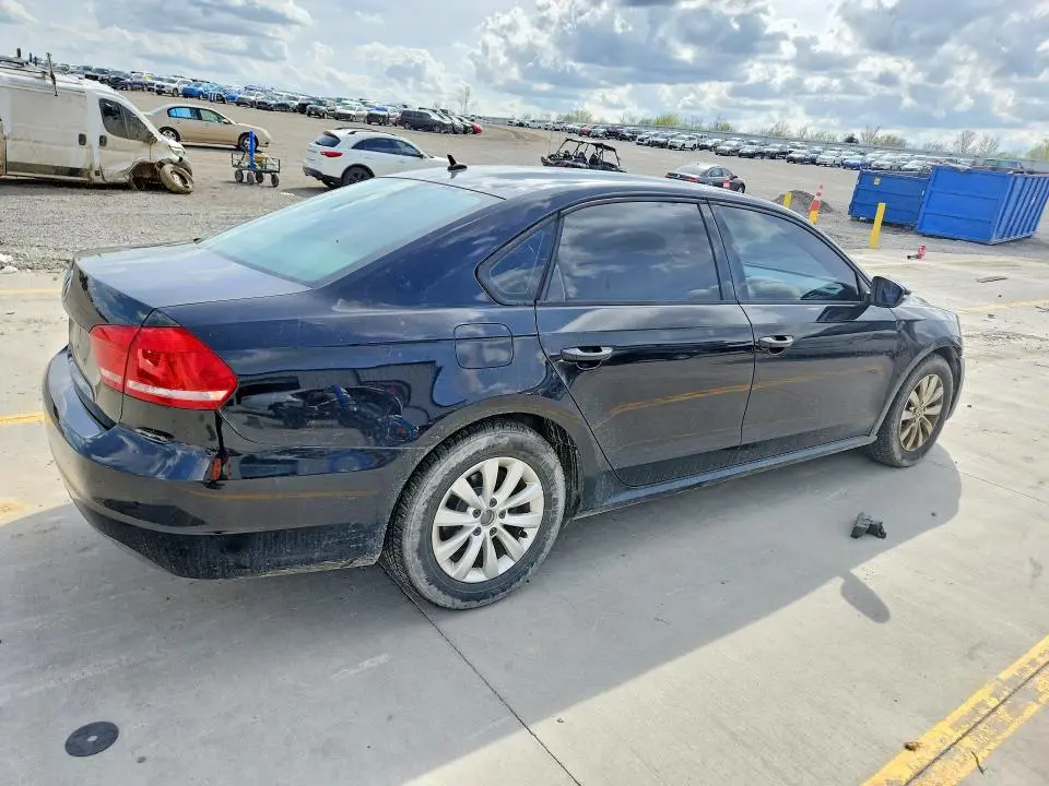 2012 VOLKSWAGEN PASSAT S  