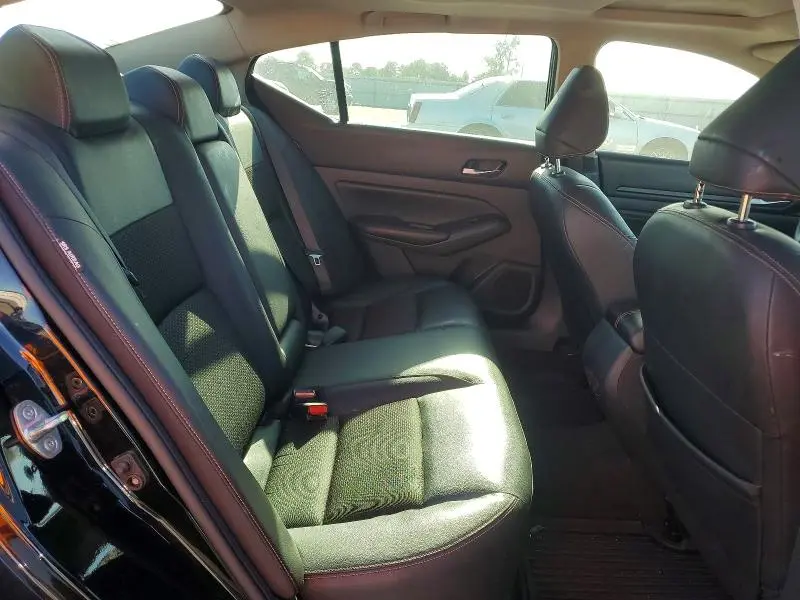 2022 NISSAN ALTIMA SR  
