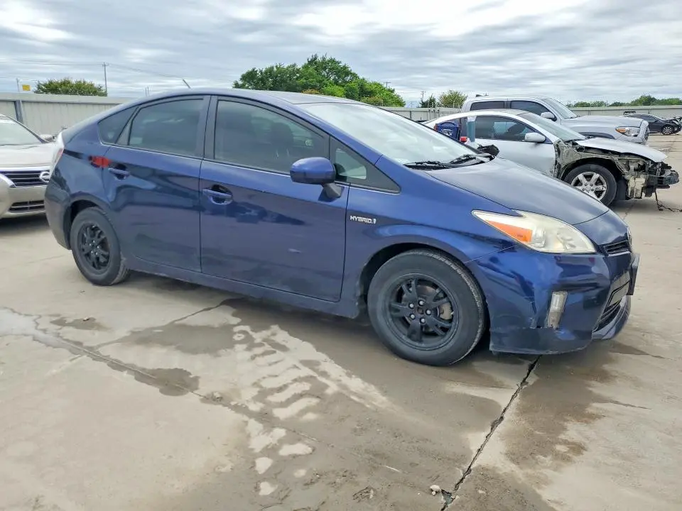 2015 TOYOTA PRIUS TWO  