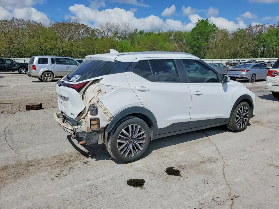 2021 NISSAN KICKS SV  