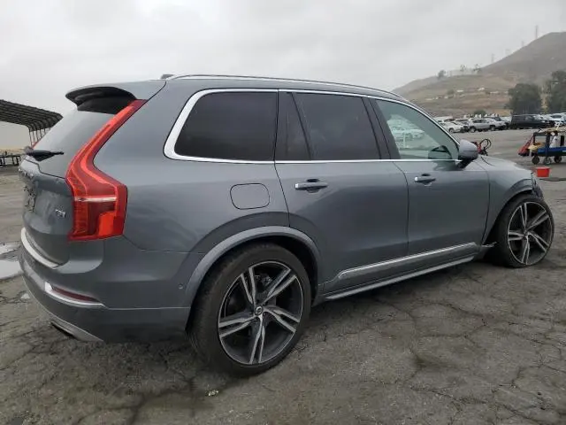 2017 VOLVO XC90 T8